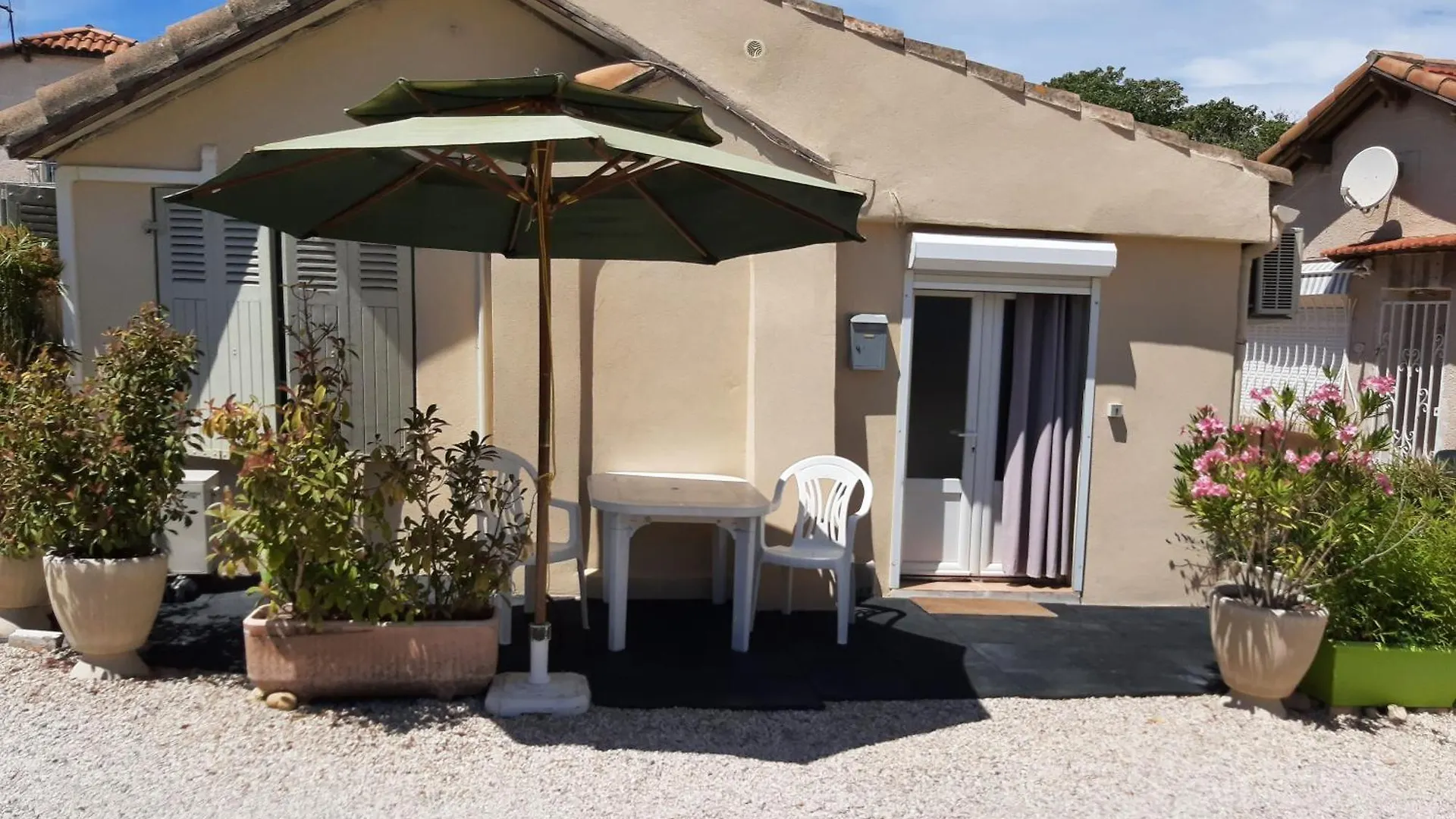 Apartment Appartement Meuble Bord De Mer Fos Sur Mer Fos-sur-Mer